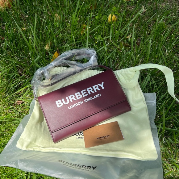 FINAL SALE💐BURBERRY logo leather crossbody bag ❤️ - Picture 5 of 16